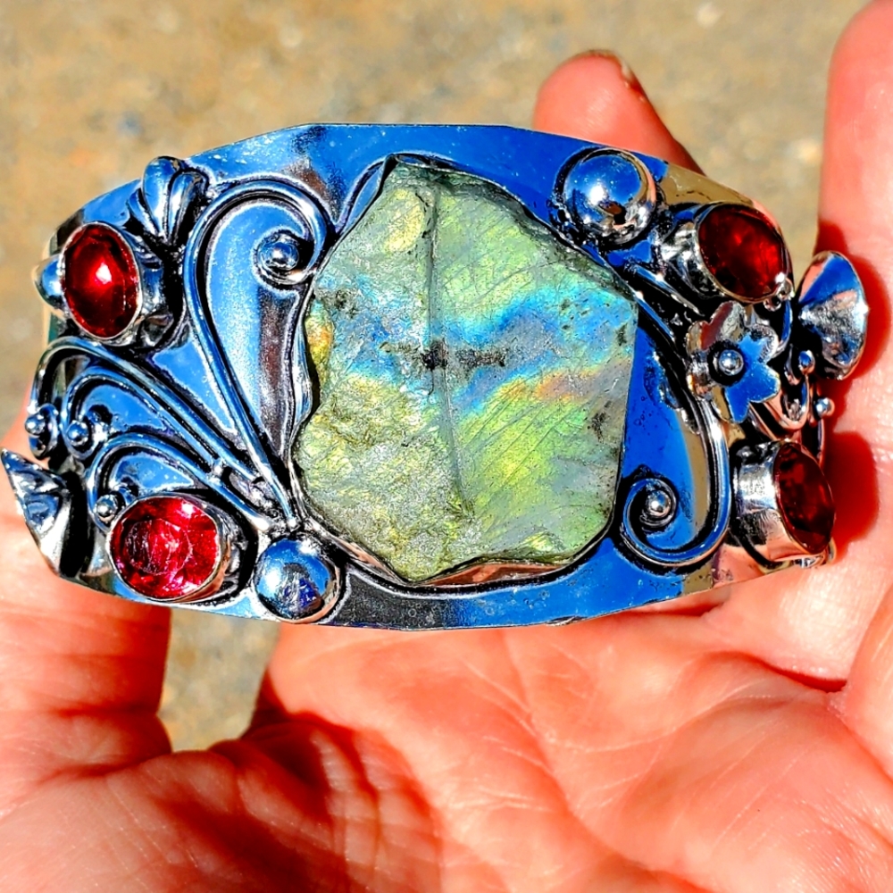 New Unique Rough Labradorite and Garnet Adjustable Cuff 925 Silver Bracelet.